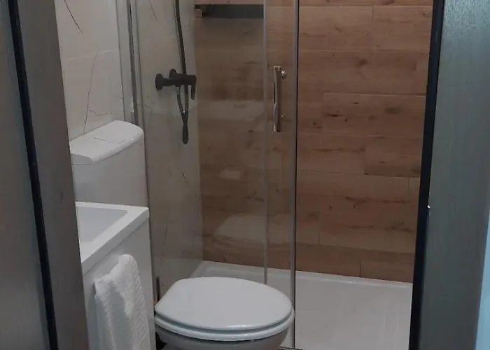 Depikolo Konukevi Vrh (Krk)