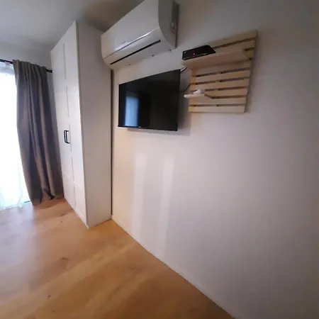 Depikolo ゲストハウス Vrh